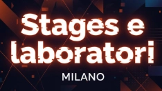 Grafica digitale con la scritta 'Stages e laboratori' in caratteri bianchi su sfondo nero e arancione, con forme astratte e motivi dinamici che evocano energia e creatività. Design moderno, senza figure umane